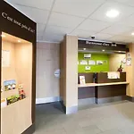 Centre Le Millenaire מלון
