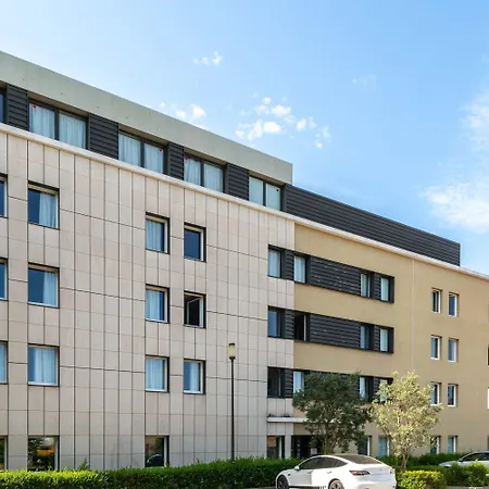 Centre Le Millenaire 3 Etoiles Hotel