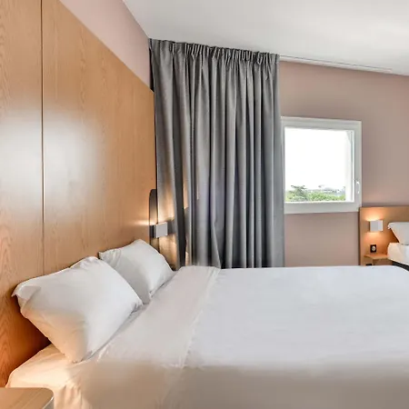 Centre Le Millenaire 3 Etoiles Hotel 3*